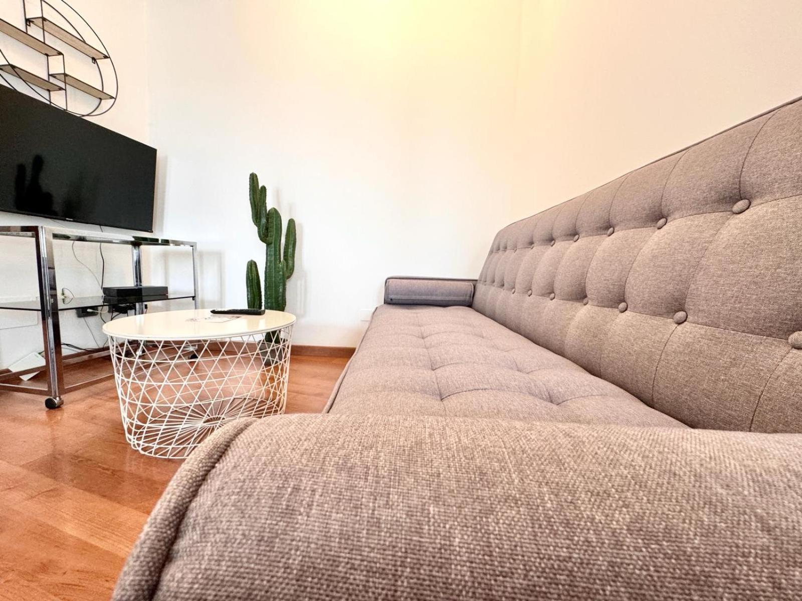 Comecasa 2 Bedrooms Apartment 450Mt From Duomo Milano Ngoại thất bức ảnh